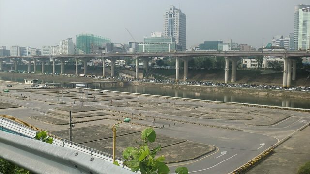 도로주행 코스 암기법: 차선 변경·정지선·보호구역 표시